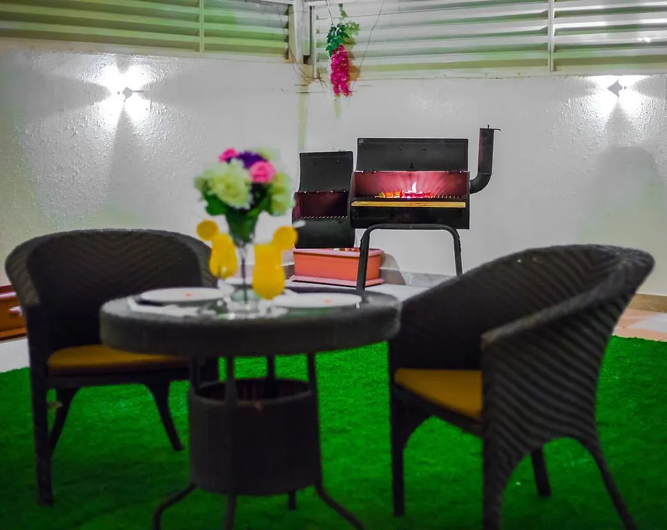 الرياض رست نايت للشقق الفندقية 5*,